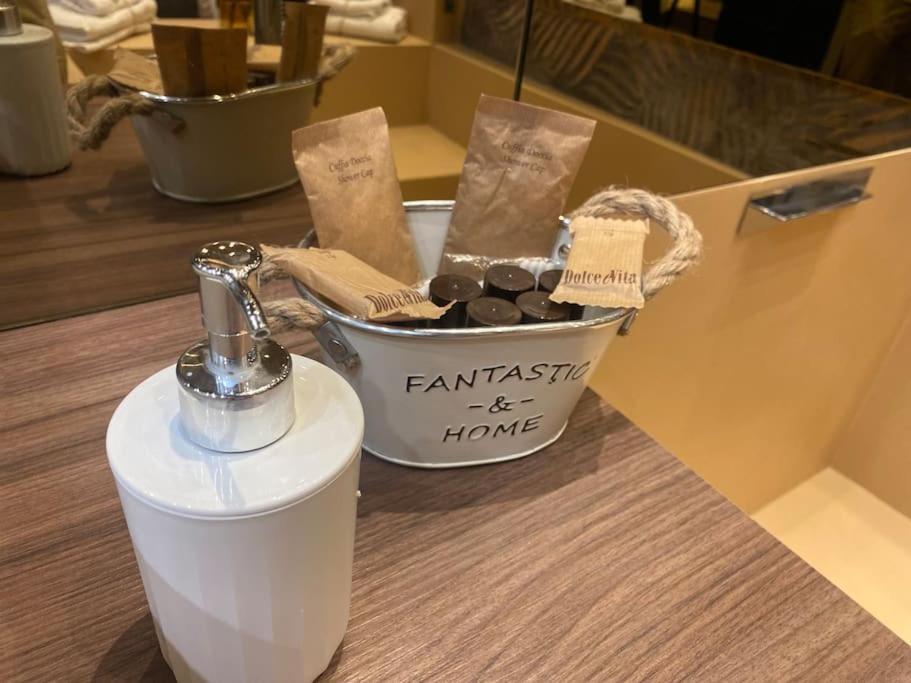 Montesantogroup Suite House Nel Centro Di Napoli Luaran gambar